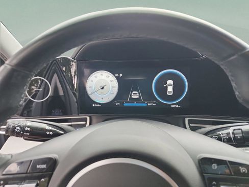 Used 2022 Hyundai Elantra Limited image 10