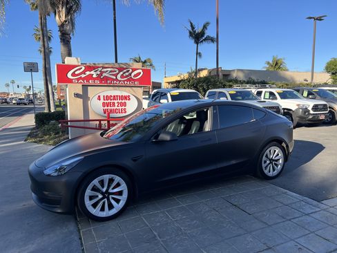 Used 2021 Tesla Model 3 Standard Range Plus image 5