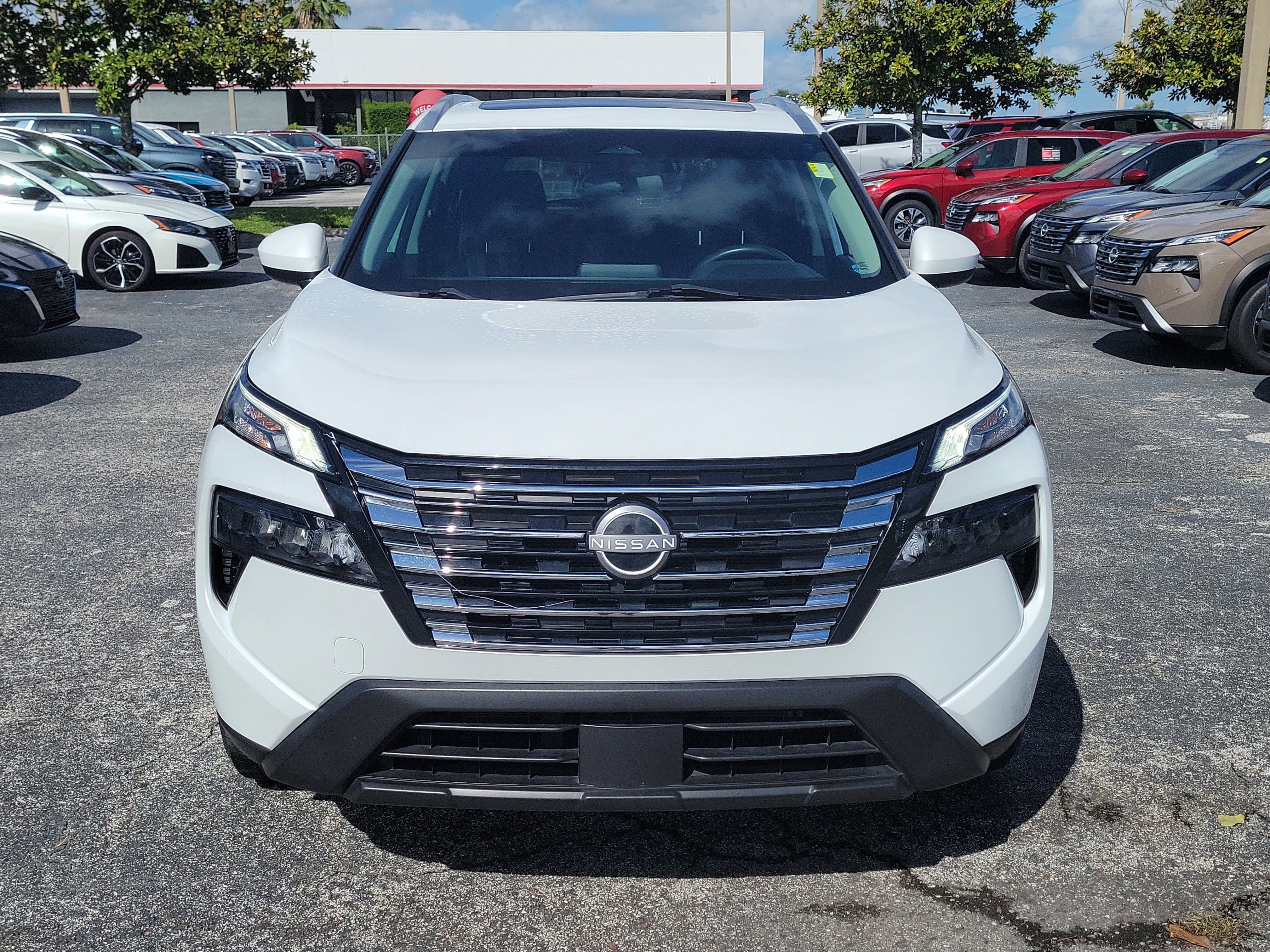 Certified 2024 Nissan Rogue SV w/ SV Premium Package FWD image 2