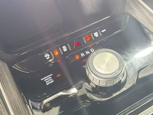 Used 2024 Jeep Wagoneer Series II AWD/4WD image 19