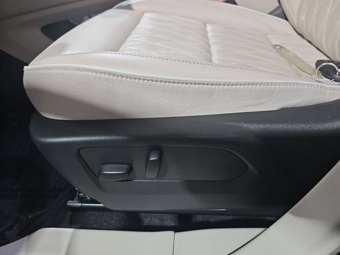 Certified 2023 Buick Envision Avenir AWD/4WD image 35