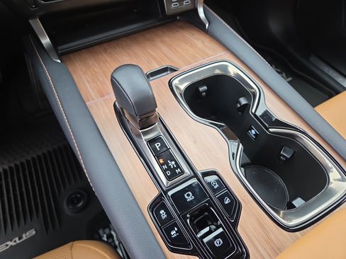 Certified 2025 Lexus RX 350 Premium w/ Accessory Package image 28