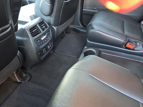 Used 2021 Honda Pilot Touring image 17