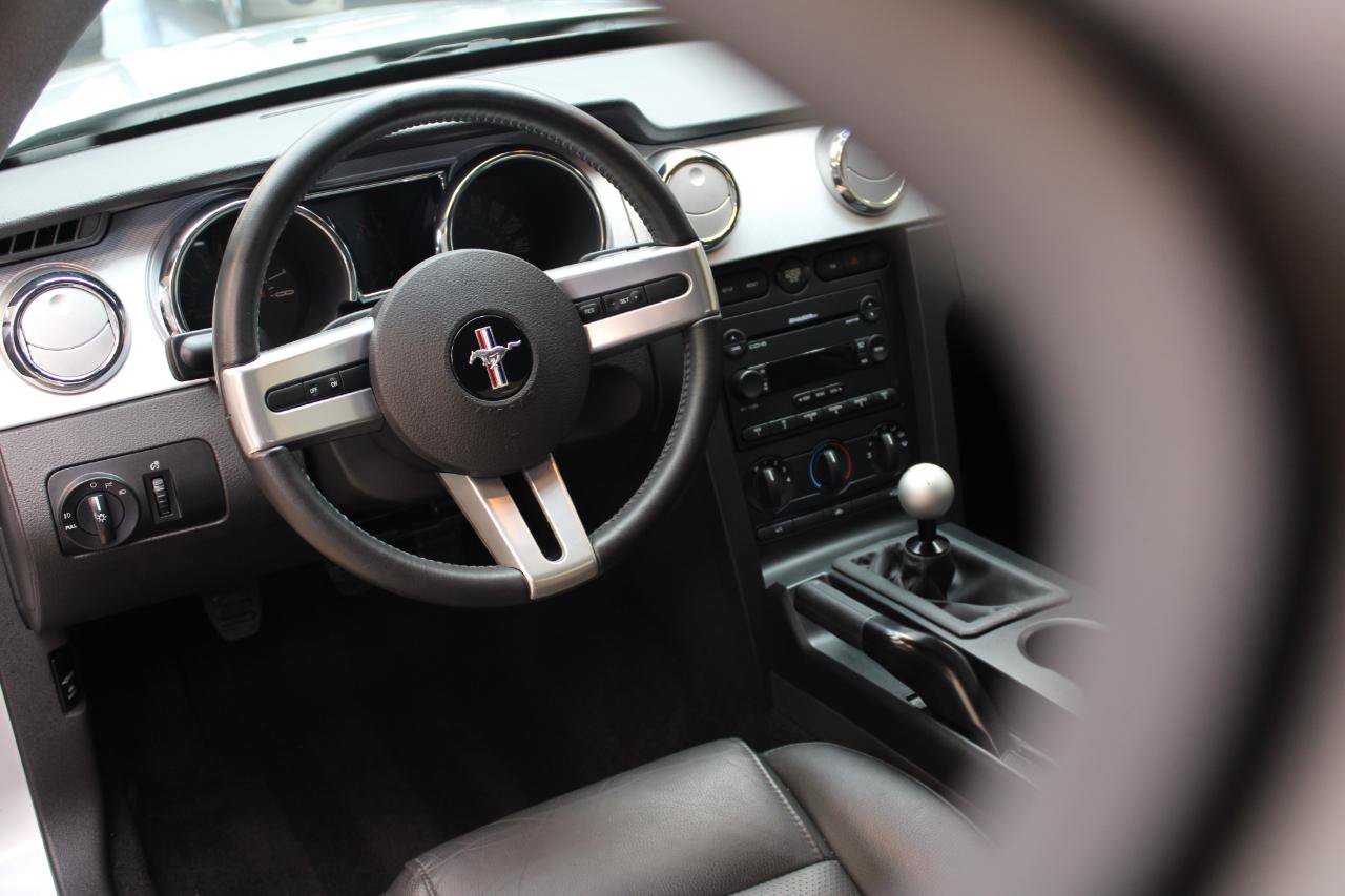 Used 2005 Ford Mustang GT RWD image 30