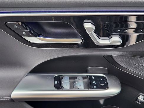 New 2025 Mercedes-Benz C 300 4MATIC Sedan image 11