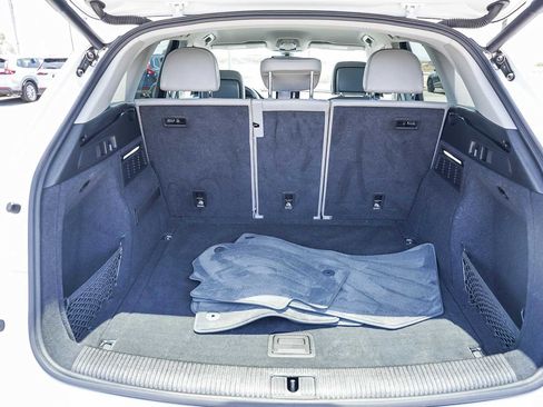 Used 2019 Audi Q5 Premium w/ Convenience Package image 27