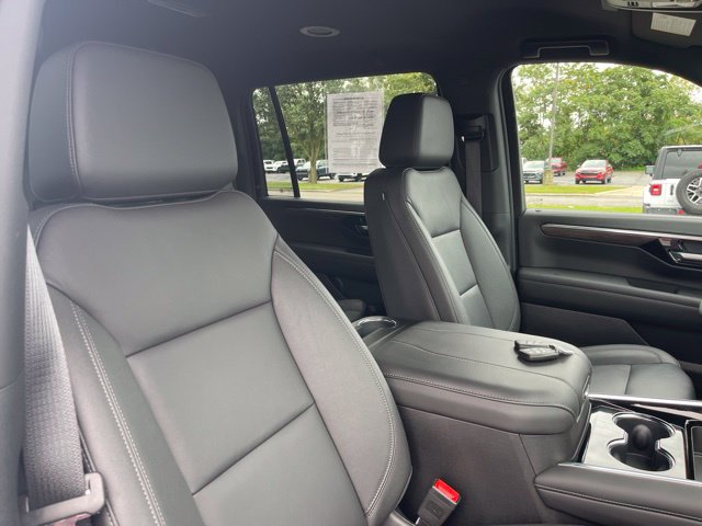 Used 2025 Chevrolet Suburban LT w/ Comfort Package AWD/4WD image 34