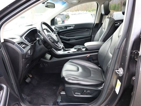 Used 2017 Ford Edge Titanium w/ Equipment Group 301A image 18