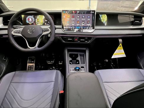 New 2026 Volkswagen Tiguan SE R-Line image 7