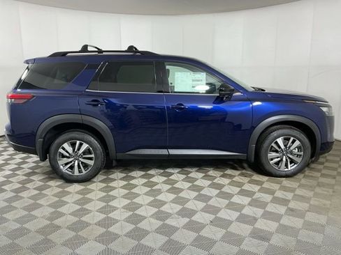 New 2026 Nissan Pathfinder SL image 8
