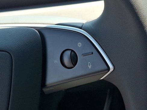 Used 2026 Tesla Model Y AWD image 22