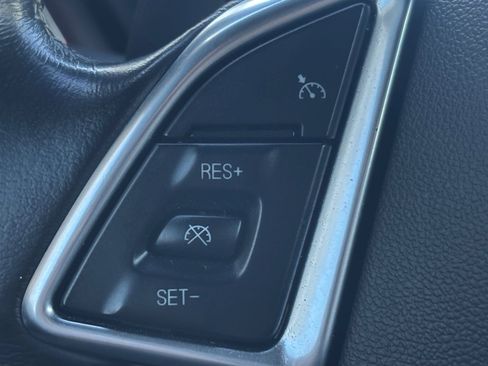 Used 2020 Chevrolet Camaro LT w/ RS Package image 11