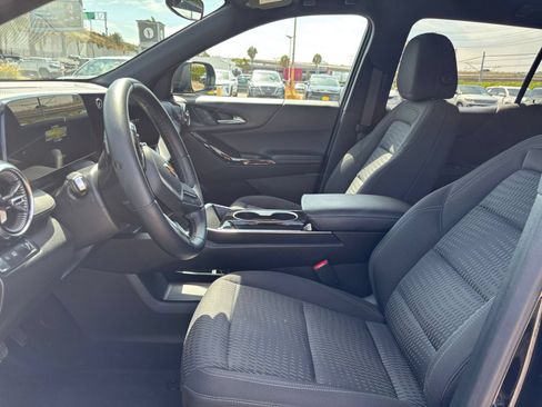 Used 2025 Chevrolet Equinox LT FWD image 23
