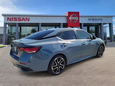 Certified 2025 Nissan Sentra SR w/ SR Premium Package image 5