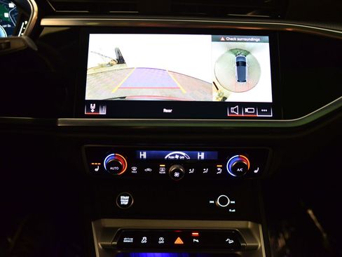 Certified 2025 Audi Q3 2.0T Premium Plus w/ Premium Plus Package image 29