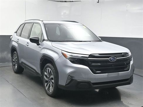 New 2025 Subaru Forester Touring image 2