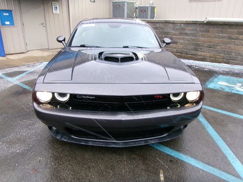 Used 2015 Dodge Challenger R/T image 2