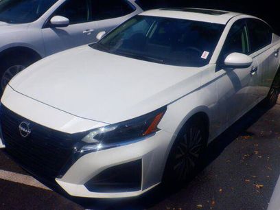 Used 2024 Nissan Altima 2.5 SV w/ SV Premium Package