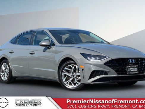 Used 2022 Hyundai Sonata SEL image 1