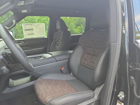 New 2025 Nissan Armada Platinum w/ Convenience Package image 11