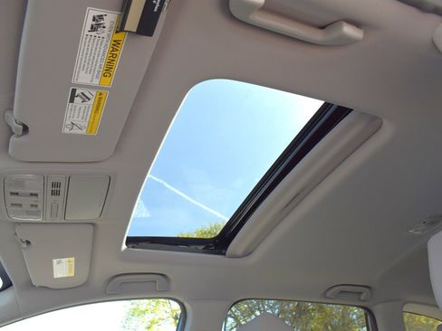 Used 2017 Honda CR-V EX-L image 12