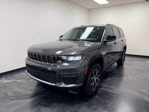 Used 2024 Jeep Grand Cherokee L Limited AWD/4WD image 10