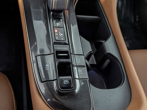 Used 2025 Toyota Crown Signia image 33