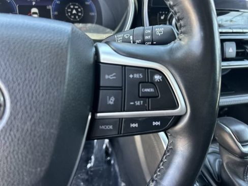 Used 2023 Toyota Highlander Limited AWD/4WD image 25