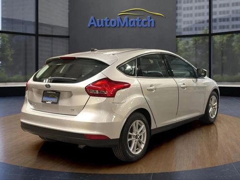 Used 2018 Ford Focus SE w/ Cold Weather Package FWD image 11