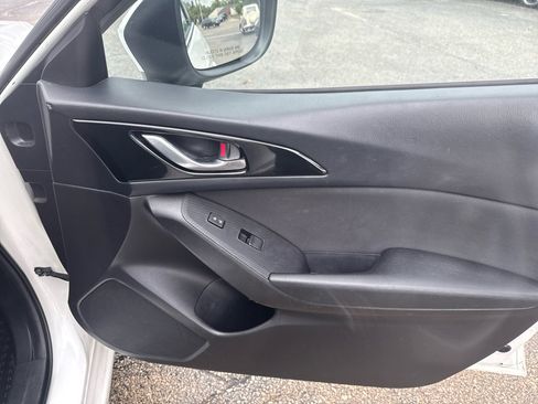Used 2015 MAZDA MAZDA3 i Touring image 31