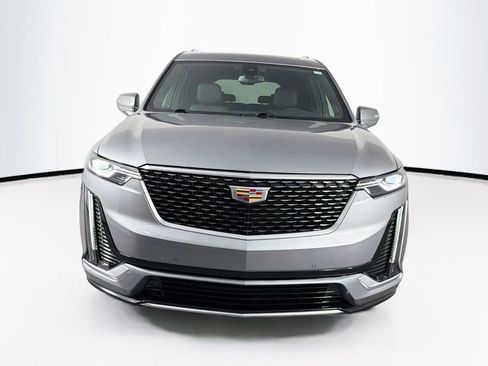 Used 2025 Cadillac XT6 Premium Luxury FWD image 2
