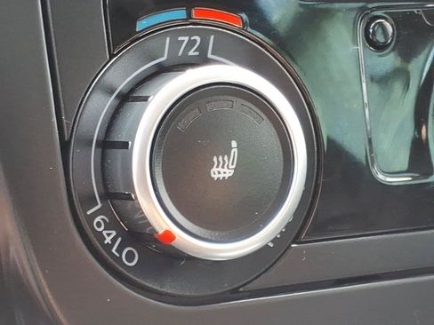 Used 2011 Volkswagen Tiguan SE FWD image 9