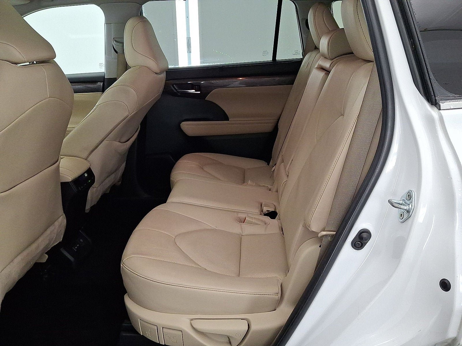 Used 2023 Toyota Highlander Limited AWD/4WD image 12