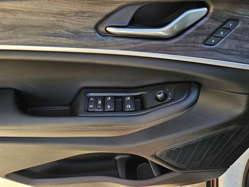 New 2026 Jeep Grand Cherokee L Limited RWD image 16