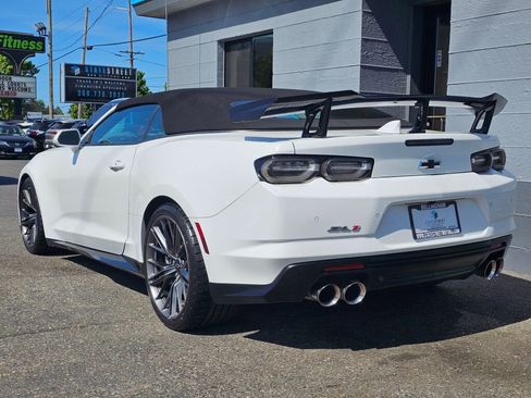 Used 2022 Chevrolet Camaro ZL1 RWD image 3