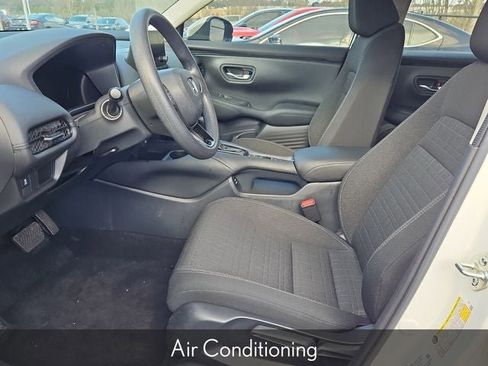 Certified 2025 Honda HR-V LX image 17