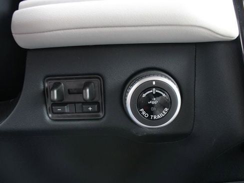 New 2026 Lincoln Navigator Reserve AWD/4WD image 59
