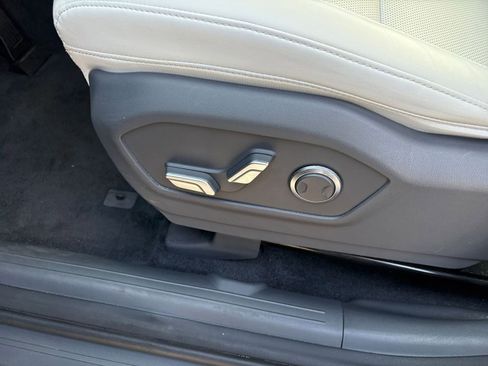 Used 2025 Hyundai Santa Fe SEL FWD image 23