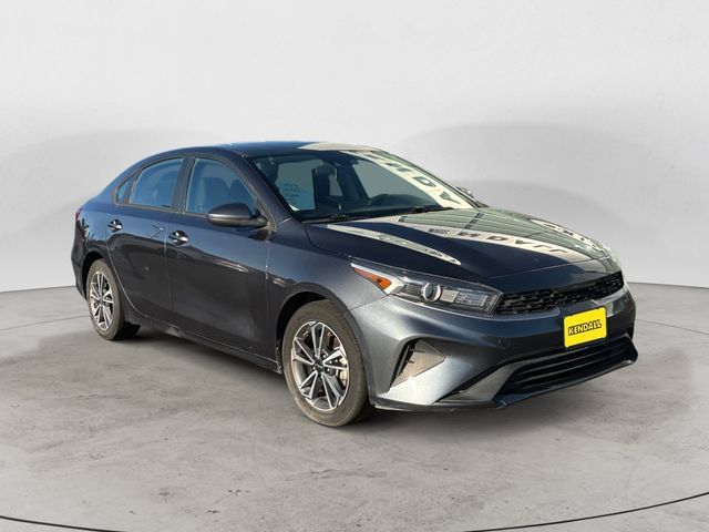 Used 2022 Kia Forte LXS FWD image 3