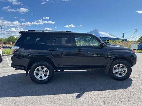 Used 2023 Toyota 4Runner SR5 Premium w/ Moonroof Package AWD/4WD image 4