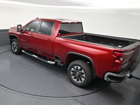 Used 2023 Chevrolet Silverado 2500 LT AWD/4WD image 15