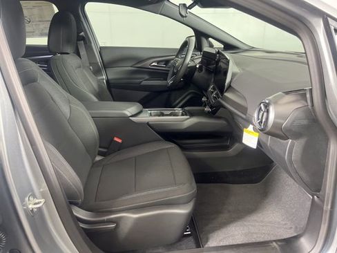 New 2026 Chevrolet Equinox EV LT image 12