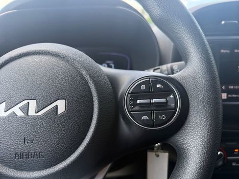 Used 2025 Kia Soul LX w/ LX Technology Package FWD image 22