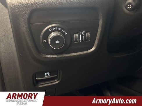 Used 2023 Jeep Grand Cherokee L Overland image 12