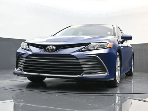Used 2023 Toyota Camry LE image 29