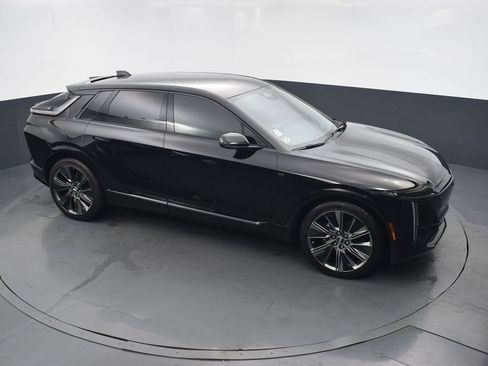 Certified 2024 Cadillac Lyriq Luxury AWD/4WD image 46