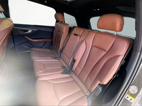 Used 2022 Audi Q7 3.0T Prestige image 28