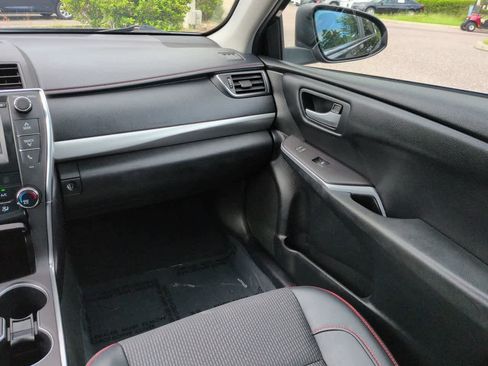 Used 2017 Toyota Camry SE FWD image 16