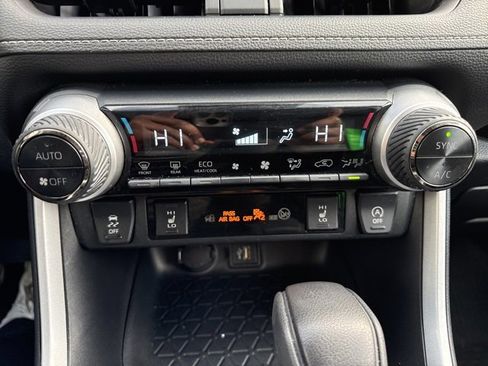 Used 2024 Toyota RAV4 XLE image 16