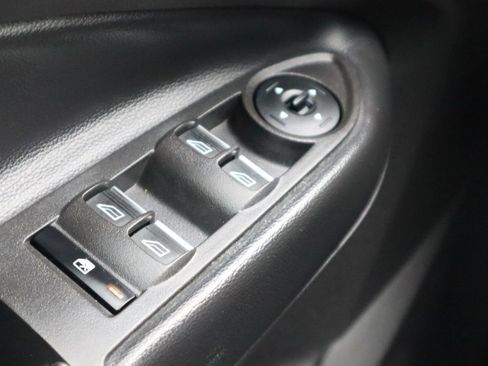 Used 2019 Ford Escape SE image 28